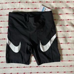 Nike Women`s Dri-FIT Fast Swoosh Shorts Size Medium